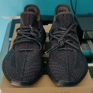 Yeezy boost 350 v2 BLACK